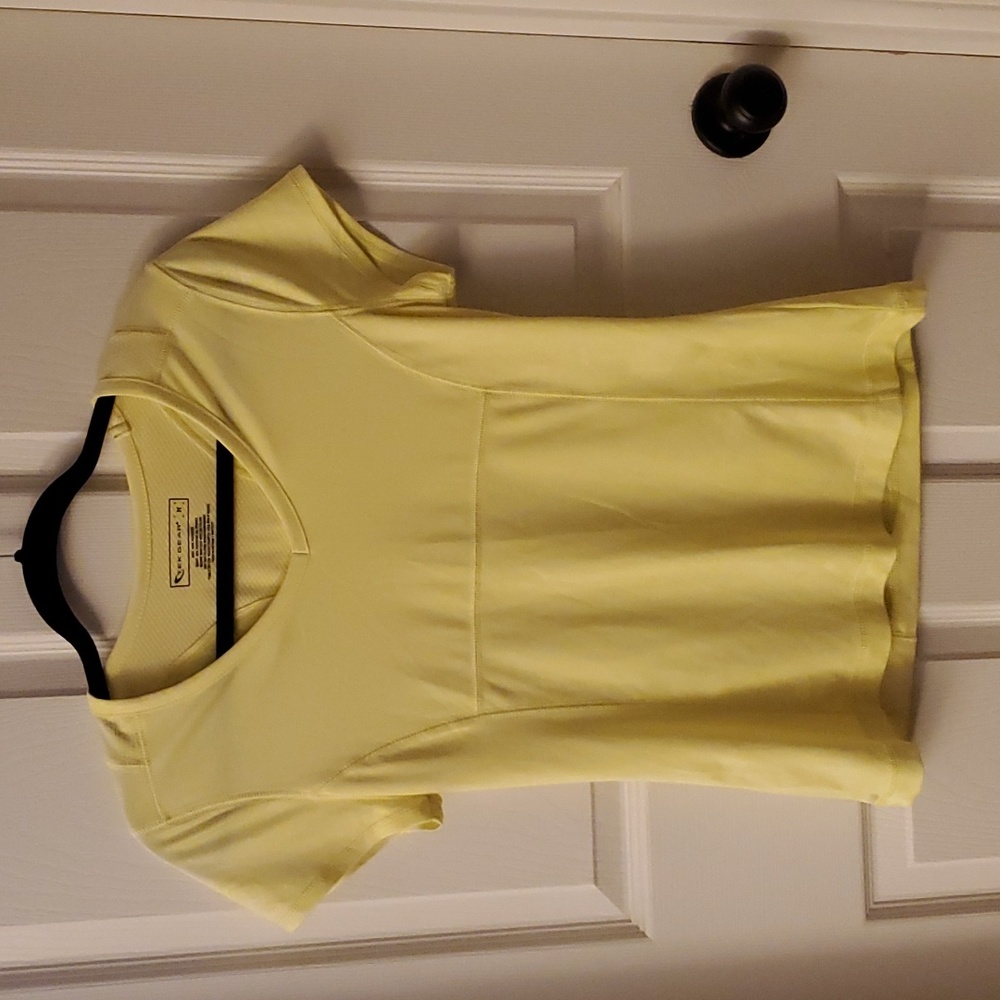 Tek Gear women's active wear shirt.  Size medium.